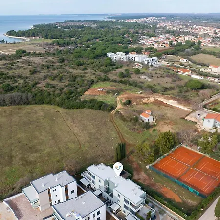 Sang Near The - Happy Apartment Pula