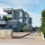 Apartman Sang Near The - Happy