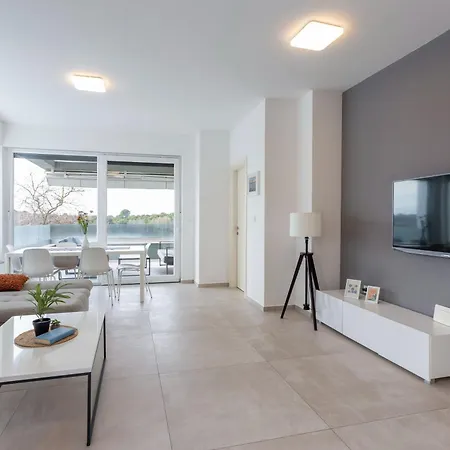 Sang Near The - Happy Apartment *