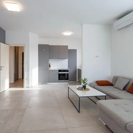 Apartamento Sang Near The - Happy Pula