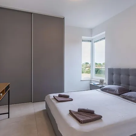 Sang Near The - Happy