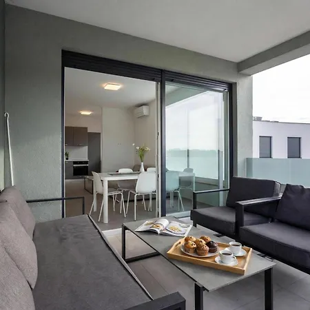 Sang Near The - Happy Apartamento Pula