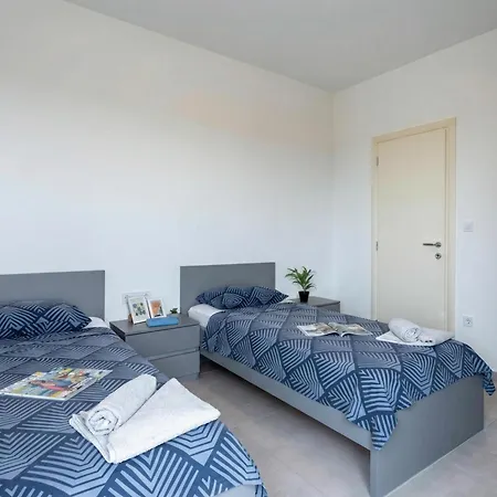 Apartamento Sang Near The - Happy *