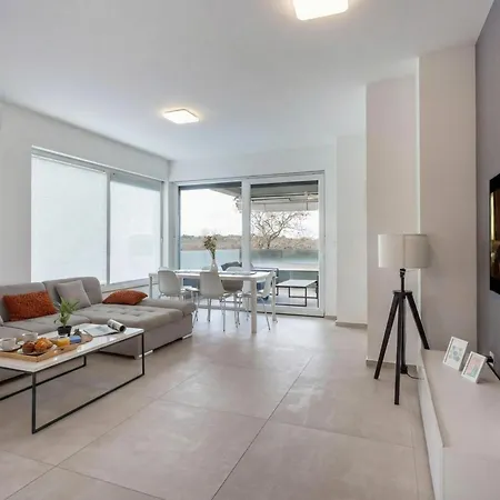 Apartamento Sang Near The - Happy *