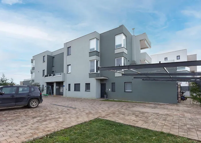 Appartement Sang Near The - Happy