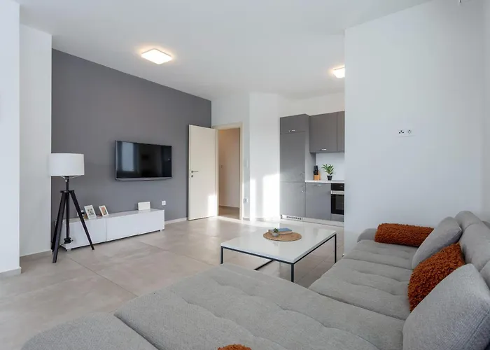 Sang Near The - Happy Apartment *